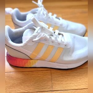 Adidas Women's Multix Originals Size‎ 8 White Orange Purple Back.